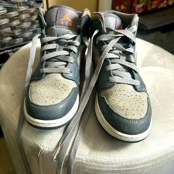 Nike Other - Nike 6Y color grey